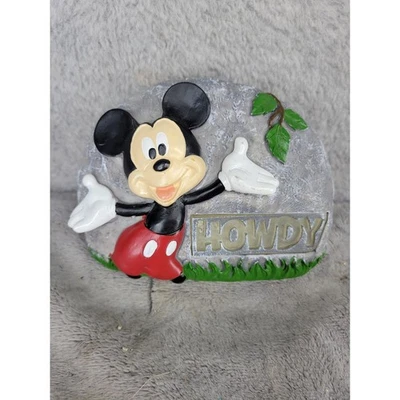 Disney Mickey Mouse Howdy Solar Jardín Piedra Iluminada Animada Bienvenida Foto 1 de 4