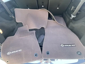 Alfombrillas alfombrillas originales Lexus tracción delantera de colección nos marrón chocolate respaldo de goma - Imagen 1 de 14