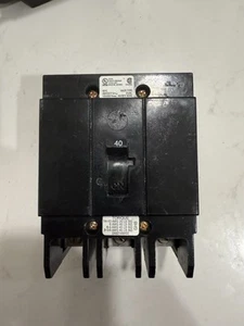 Eaton GHB3040 3 Pole 40 Amp Bolt On Circuit Breaker Cutler Hammer Westinghouse - Picture 1 of 5