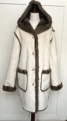 Abrigo Dennis Basso Reversible Con Capucha Marrón Imitación Piel/Crema Gamuza Talla M - Usado en Excelente Condición Foto 1 de 4