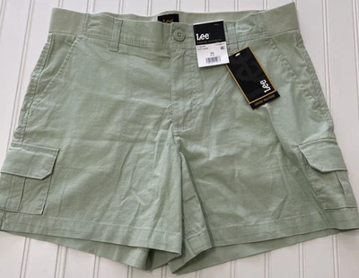 Lee 女式 12 码舒适腰带短裤鼠尾草绿色工装短裤新品 — 第 1/4 张图片