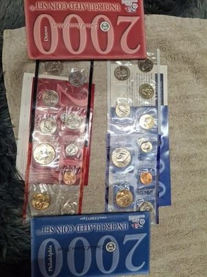 2000 uncirculated coin set, P And  D , Sets Carded , Us Mint , New - Image 1 of 4