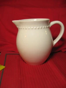 Jarra de agua Pottery Barn Emma NUEVA marfil crema punto en relieve MÁS DISPONIBLE - Imagen 1 de 8