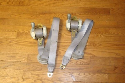 2002 03 04 05 2006 TOYOTA CAMRY OEM FRONT Driver LH & Passenger RH Seat Belt Set Foto 1 de 4