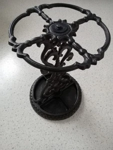 Vintage black cast iron umbrella stand - Picture 1 of 9