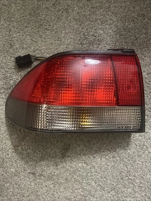 Saab 900  1995 1996 1997 1998 Driver Left LH Tail Light MINT CONDITION. - Image 1 of 3