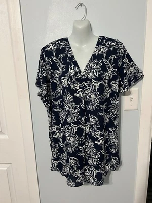 Nuevo con etiquetas Top Anne Klein Azul Marino y Blanco Floral Cuello en V con Manga Corta Talla Grande 2X Foto 1 de 3