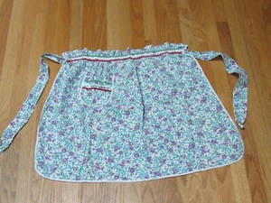 Bonito delantal vintage de 1/2 flores moradas estampado aguamarina oscura - Imagen 1 de 7