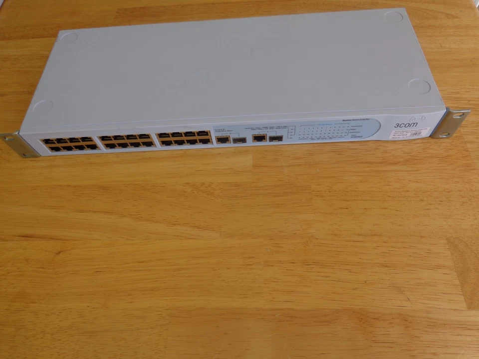 Conmutador Ethernet 3Com 3C16475BS 24 puertos 100 Mbps 2226 Plus Foto 1 de 1