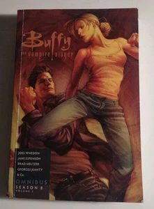 Buffy the Vampire Slayer Season 8 Omnibus Volume 2. Paperback Dark Horse Books. - Foto 1 di 11