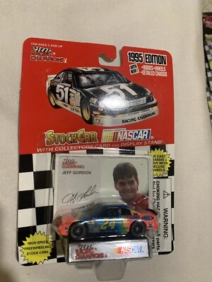 Coche fundido a presión Jeff Gordon 1995 NASCAR Racing Champions 1:64 vintage Foto 1 de 2