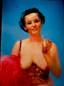 Lenticular 2 Phase Nude Blowing Kiss NOS Rare TOPPAN STEREO - Picture 1 of 6