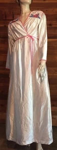 VINTAGE GILEAD WHITE SIZE LARGE ARNEL ROBE STYLE 6528 NOS with TAGS   #9911 - Picture 1 of 9