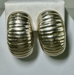 Vintage Taxco Mexico Sterling Silver Ribbed Design Clip On Earrings (RD24) - Picture 1 of 14