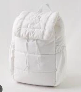 Neu mit Etikett Offline by Aerie Puff Love weißer Rucksack Aerie Handtasche 18 x 11 leicht - Bild 1 von 4