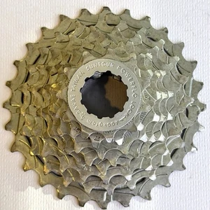 Vintage Sakae Suntour Powerflo 8 Speed Cassette 11/28T Taiwan - Picture 1 of 3