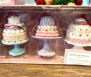 Cupcakes und Kaschmir 3er Set Pastell Zucker Süßigkeiten Mattiert Kuchen Ornamente Neu im Karton - Bild 1 von 6