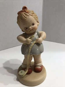 Memories Of Yesterday Figure Enesco-Pull Yourselves Girls, Waists Are In #522783 - Picture 1 of 10