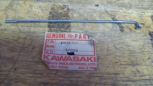 NOS OEM Kawasaki LH Outer Rear Spoke KX125 KD125 KE175 1974-1982 41028-069 - Bild 1 von 3