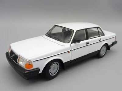 VOLVO 240 GL Limousine Bianca 1/24 WELLY 24102W Sedan 244 NEX MODELS - Immagine 1 di 4