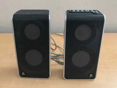 Logitech V20 USB Powered Notebook Laptop Speakers S-0155A w/Case USB AC Adapter - Image 1 of 4