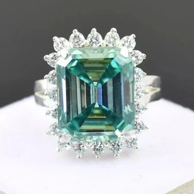 RARO anello in argento 925 con diamanti blu trattati taglio smeraldo 9,40... - Immagine 1 di 4