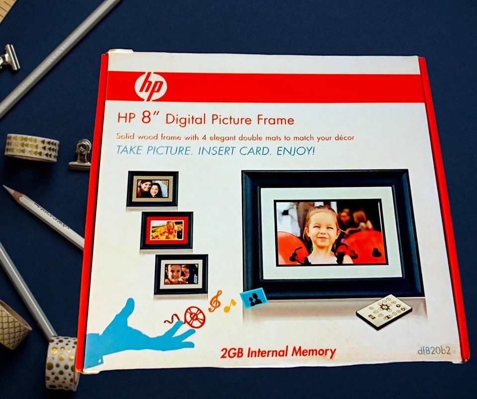 HP 8” Digital Picture Wood Frame Black with Remote  DF820B4 - Image 1 of 4