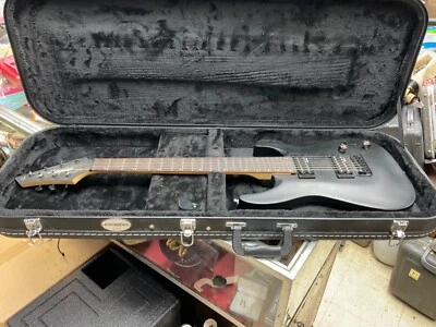 Guitarra Eléctrica Jackson Edición Especial 7 Cuerdas Negra Brillante con Estuche Foto 1 de 4