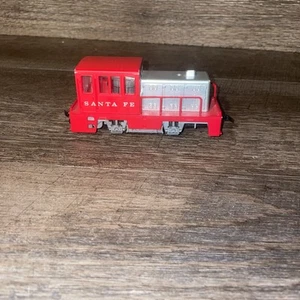 Locomotora conmutadora HO Train Bachmann ATSF Santa Fe - ¡Leer escala! Como está probado - Imagen 1 de 5