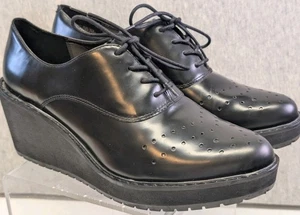 Black Leather Wedge Shoes CLARKS Narrative Size 9.5 Women Perfect Condition - Picture 1 of 11