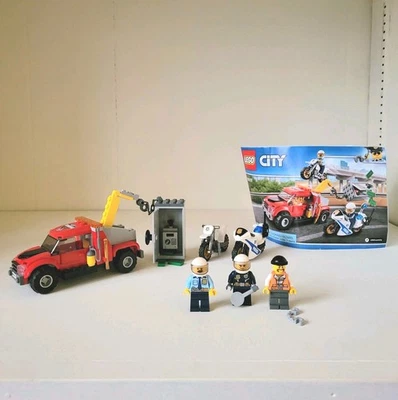 LEGO CITY: Tow Truck Trouble (60137) 100% Complete. W/Minifigs & Manual - Image 1 of 4