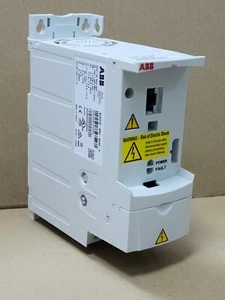 ACS310-03U-04A5-4 ABB / 1,5KW (2PS) 440V ACS310-03U-04A5-4 - Bild 1 von 9