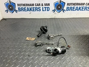 CITROEN C3 1.4 PERTOL (2011) - IGNITION BARREL , DOOR LOCK BARRELS AND KEY - Picture 1 of 4