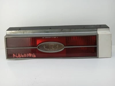 Luz trasera izquierda lado conductor BUICK RIVIERA 1979-1985 Foto 1 de 4