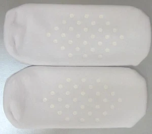 PAIR OF MOISTURISING SOCKS EXCELLENT QUALITY GEL INSIDE BUY 1 PAIR GET ONE FREE - Picture 1 of 4