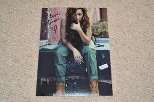 TINASHE KACHINGWE sexy signed Autogramm 20x28 cm In Person TWO AND A HALF MEN - Bild 1 von 1