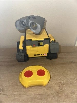 Mattel Disney Pixar Wall-E RC Figure W/Remote Robot Talking Moves 2020 Complete - Image 1 of 2