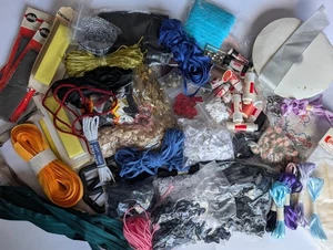 RESTPOSTEN #94: VINTAGE Fäden, Band, Spitze, Schleifen, Reißverschlüsse & mehr - Bild 1 von 14