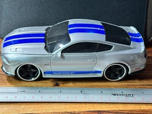 2015 Ford Mustang 5.0 GT Fastback Plastic Silver & Blue Car/Racing Stripes 1:20 - Picture 1 of 5