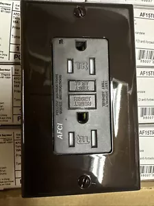 10PZ Pass & Seymour AF15TR Presa AFCI resistente alle manomissioni 15A 125V 60Hz, Marrone - Foto 1 di 2