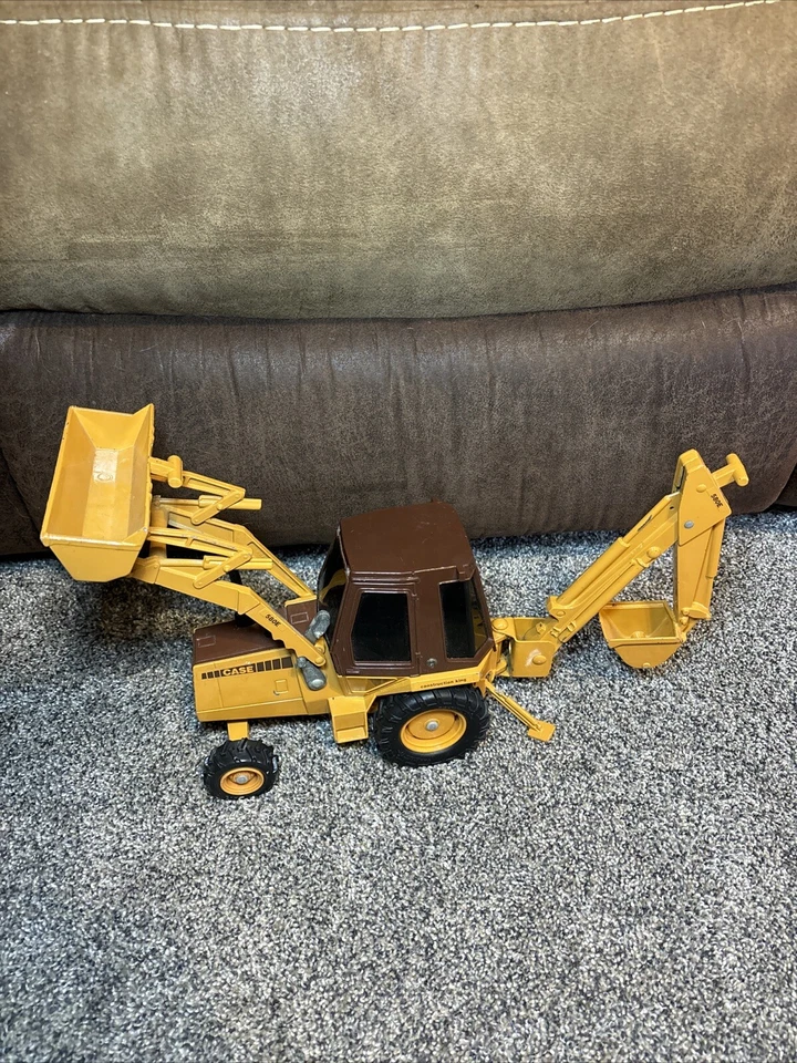 Vintage 1986 Case Metal Construction King Toy 580E 1/16th Scale - Image 1 of 3