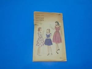 VTG 1940s Vogue Sewing Pattern 2519 Girls Jumper Dress & Blouse Size 8 - Picture 1 of 3