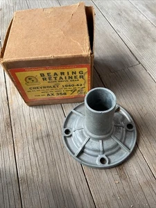 1941 42 46 47 48 49 50 51 52 53 54 Chev Tran input Shaft Bearing Retainer 604932 - Picture 1 of 7