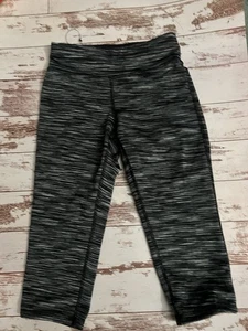 Leggings Old Navy Active para niñas talla 8 negros Go Dry Crop tiro medio usados - Imagen 1 de 3