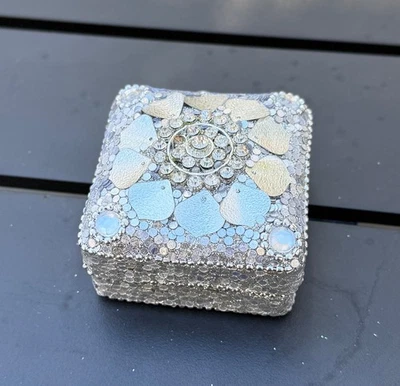 TRINKET BOX JEWEL LUXURY METAL SQUARE SILVER BEADED RHINESTONE CRYSTAL FANCY - Image 1 of 4