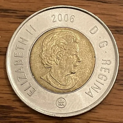 Toonie de dos dólares Canadá 2006 Top Date **75% de descuento en envío combinado** Foto 1 de 2