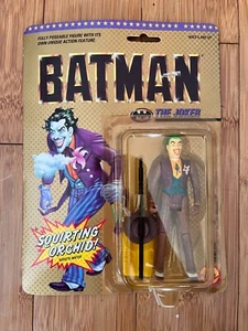 NEU UND ORIGINALVERPACKT DC COMICS SUPER HEROES SERIE THE JOKER TOY BIZ ACTIONFIGUR 1989 - Bild 1 von 9