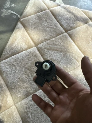 TRQ Ignition Switch Compatible with 2005-2010 Chevrolet Cobalt 2006-2011 HHR - Image 1 of 3