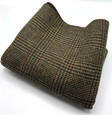 Green Red Wool Fabric Check Remnant Wool Cushions Patchwork 3.0m x 50cm 500g - Image 1 of 4