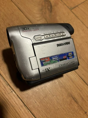 Samsung SC-D363 Mini DV Camcorder for parts - Image 1 of 4